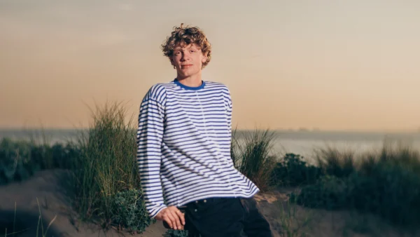 Zwijgen aan zee podcast, afbeelding van maker