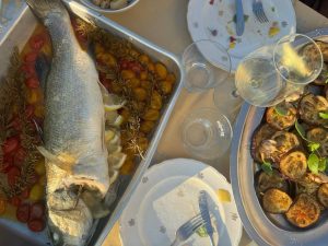 Thumbnail voor Hele zeebaars uit de oven: van dit makkelijke familierecept van Giorgia worden je kinderen ook blij