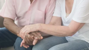 Liesbet (71) stopte met werken om voor haar man Harrie te zorgen: 'Je valt niet per definitie om'