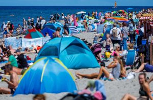 Deze vakantiebestemmingen krijgen dit weekend met extreme hitte of stevig onweer te maken