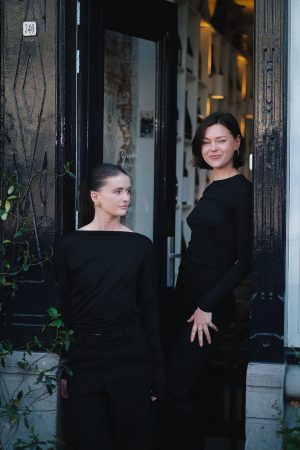 Thumbnail voor Puck en Nienke begonnen hun kaas- en wijnbar met crowdfunding: ‘We hadden geen rooie rotcent’