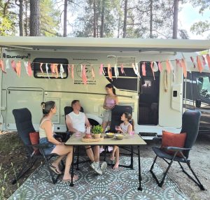 met camper op reis
