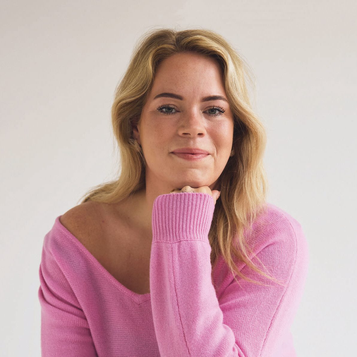 Donisha (28) wist niet dat ze zwanger was: ‘Ik dacht dat het onmogelijk was omdat ik de pil slikte’