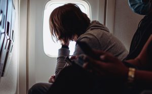 Thumbnail voor Kyra's buurvrouw pelt eieren tijdens de vlucht: 'De eierschalen liet ze op de grond vallen'