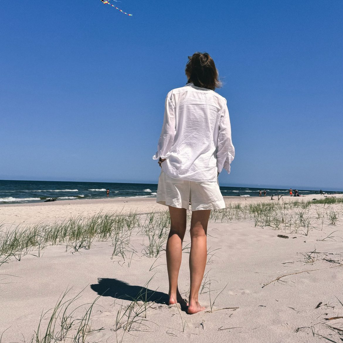 Komt jouw linnen blouse gekreukt uit de koffer? Met deze simpele hack is-ie zo weer glad