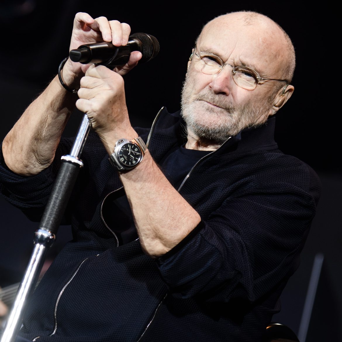 Phil Collins over de periode waarin hij bijna overleed: ‘Mijn kinderen waren bang me nooit meer zouden zien’