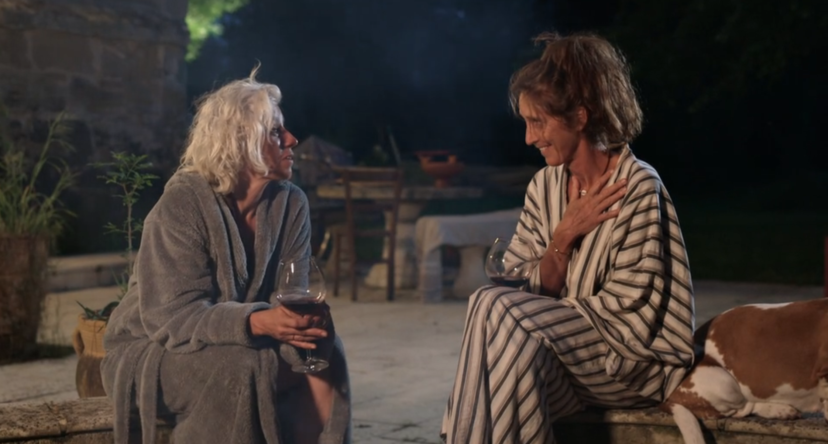 Oelala: in 'B&B Vol Liefde' beleven Nisha Tara en Suus een romantische date in de sauna