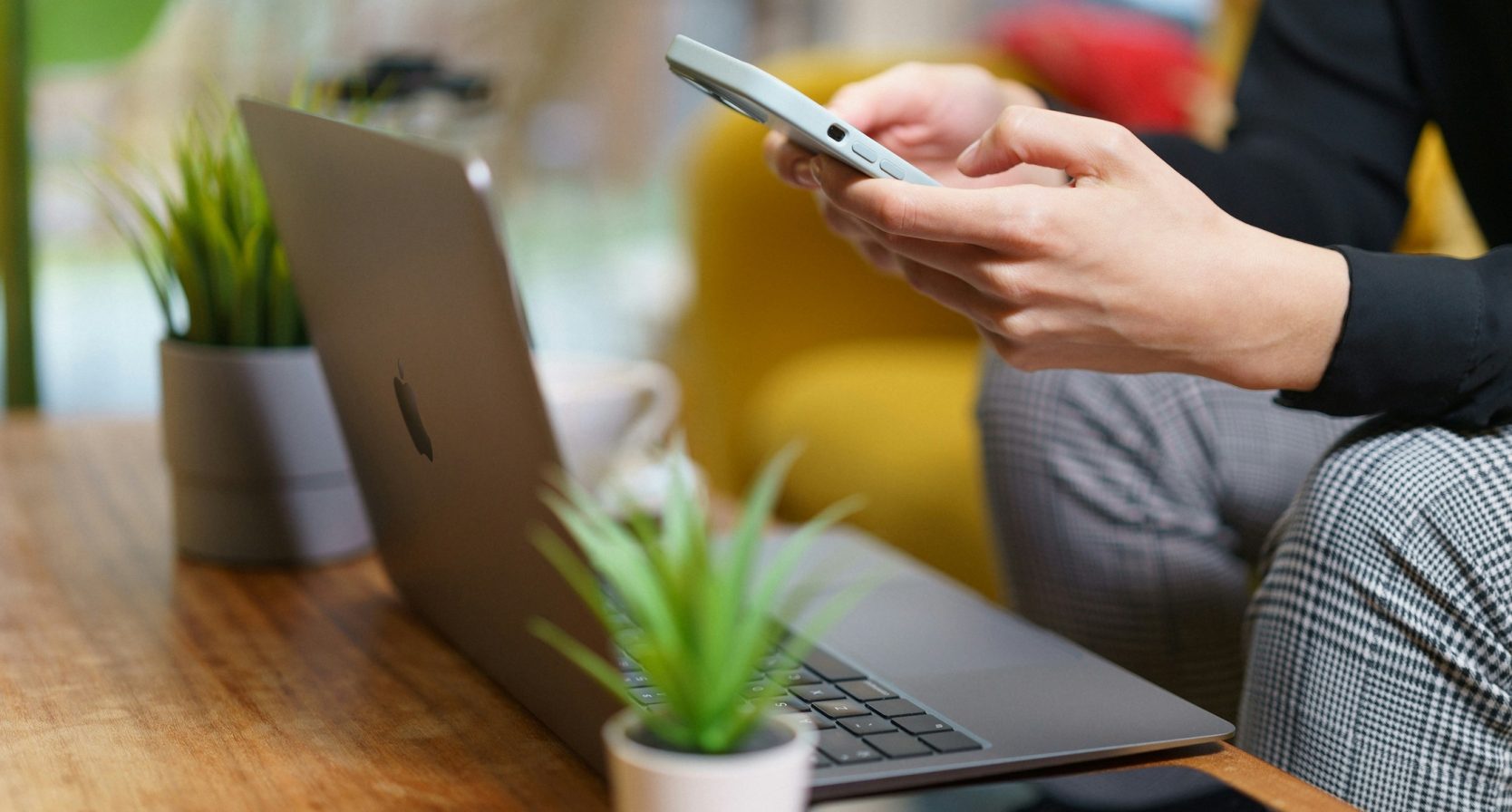 Gestolen gegevens klanten Bol en Bijenkorf te koop op dark web