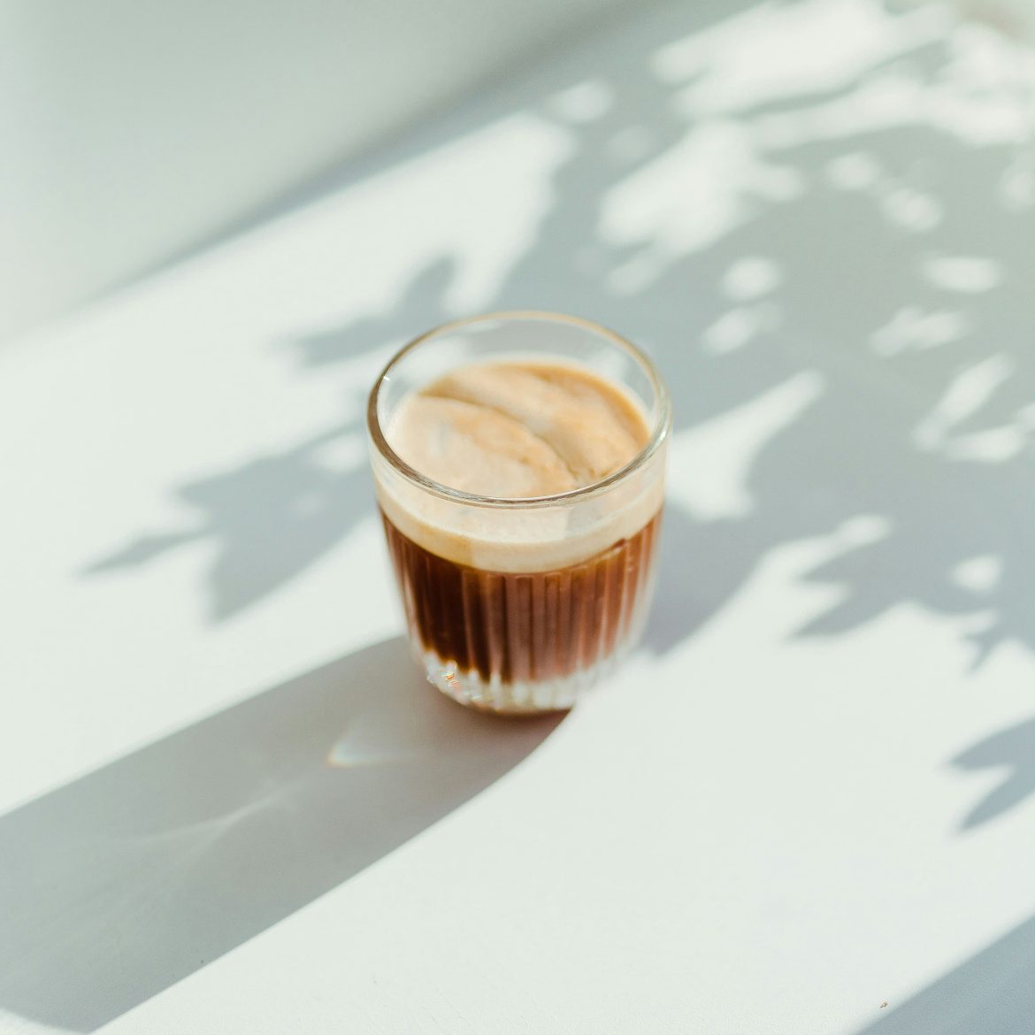 Hoe zit het met koffie drinken als je zwanger bent en wanneer je borstvoeding geeft? Dit zegt het Voedingscentrum