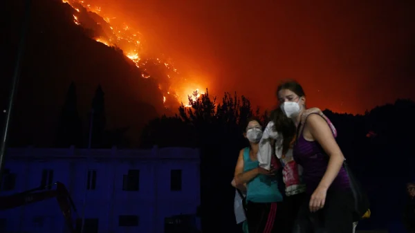 natuurbrand in Kroatische kustplaats Omis