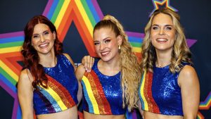 Thumbnail voor Klaasje over schoen die tijdens K3-show op podium haar raakte: ‘Een beetje een dom idee’