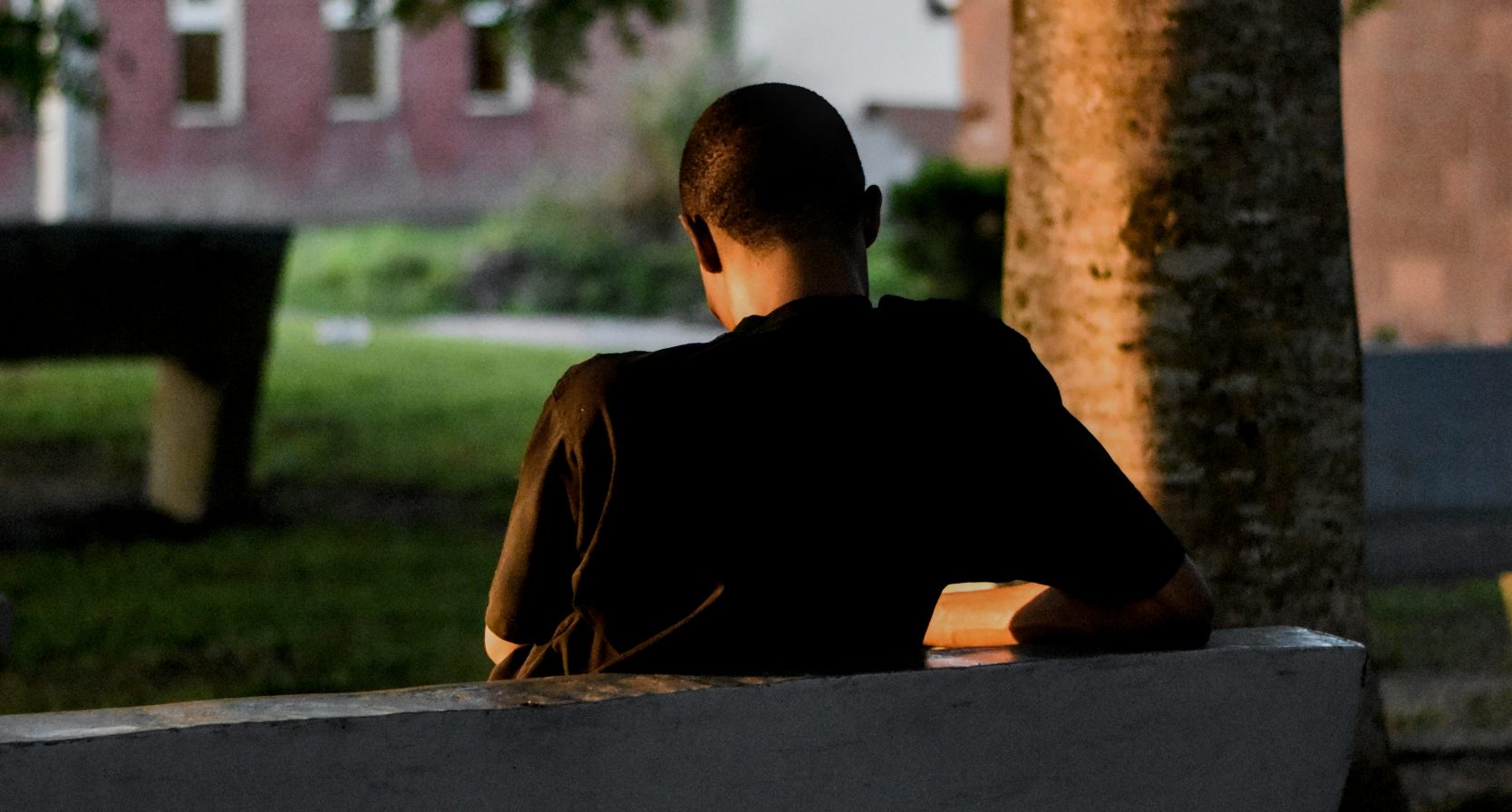 'Hé homo' is geen onschuldige grap: nieuwe campagne moet jongeren wakker schudden