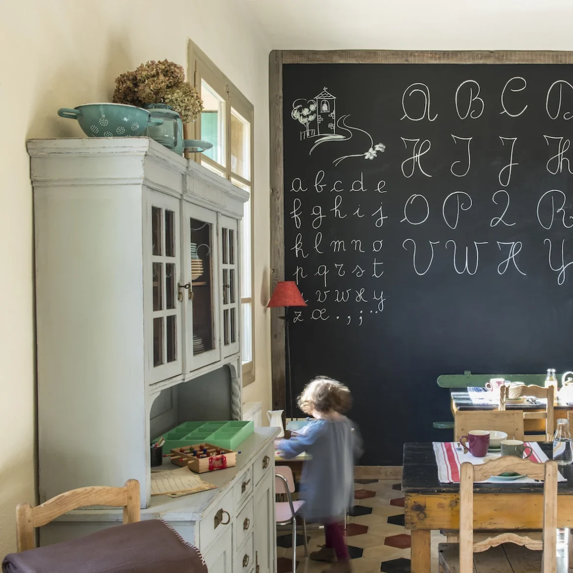 Van een voormalig schoolgebouw tot kerk: deze bijzondere vakantiehuizen in Italië zijn perfect met kinderen
