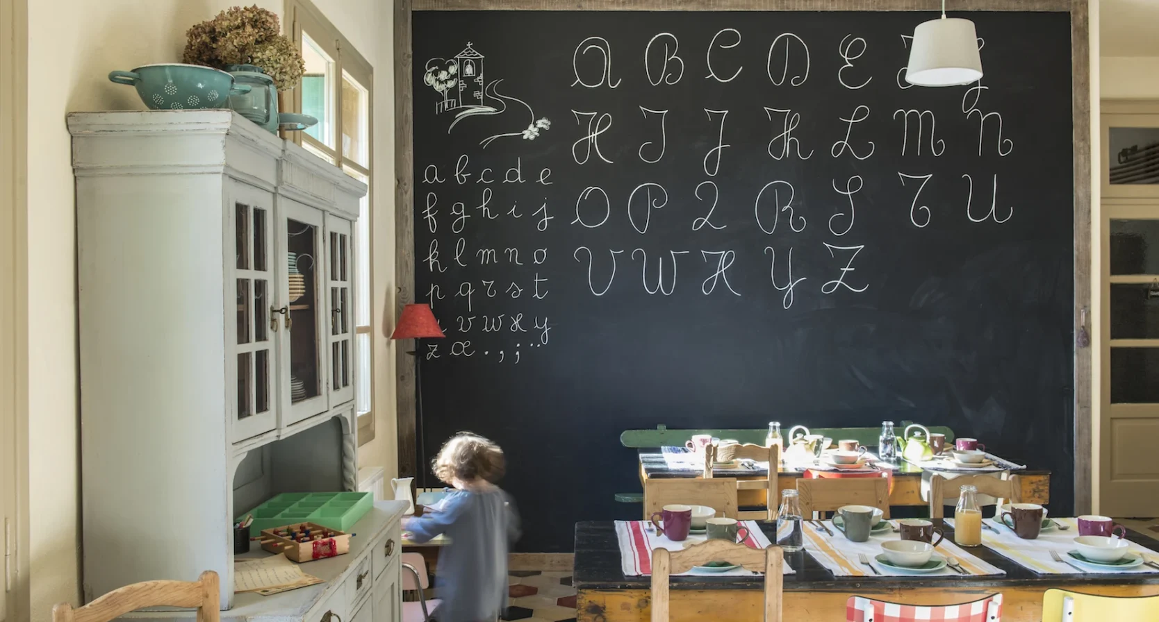 Van een voormalig schoolgebouw tot kerk: deze bijzondere vakantiehuizen in Italië zijn perfect met kinderen