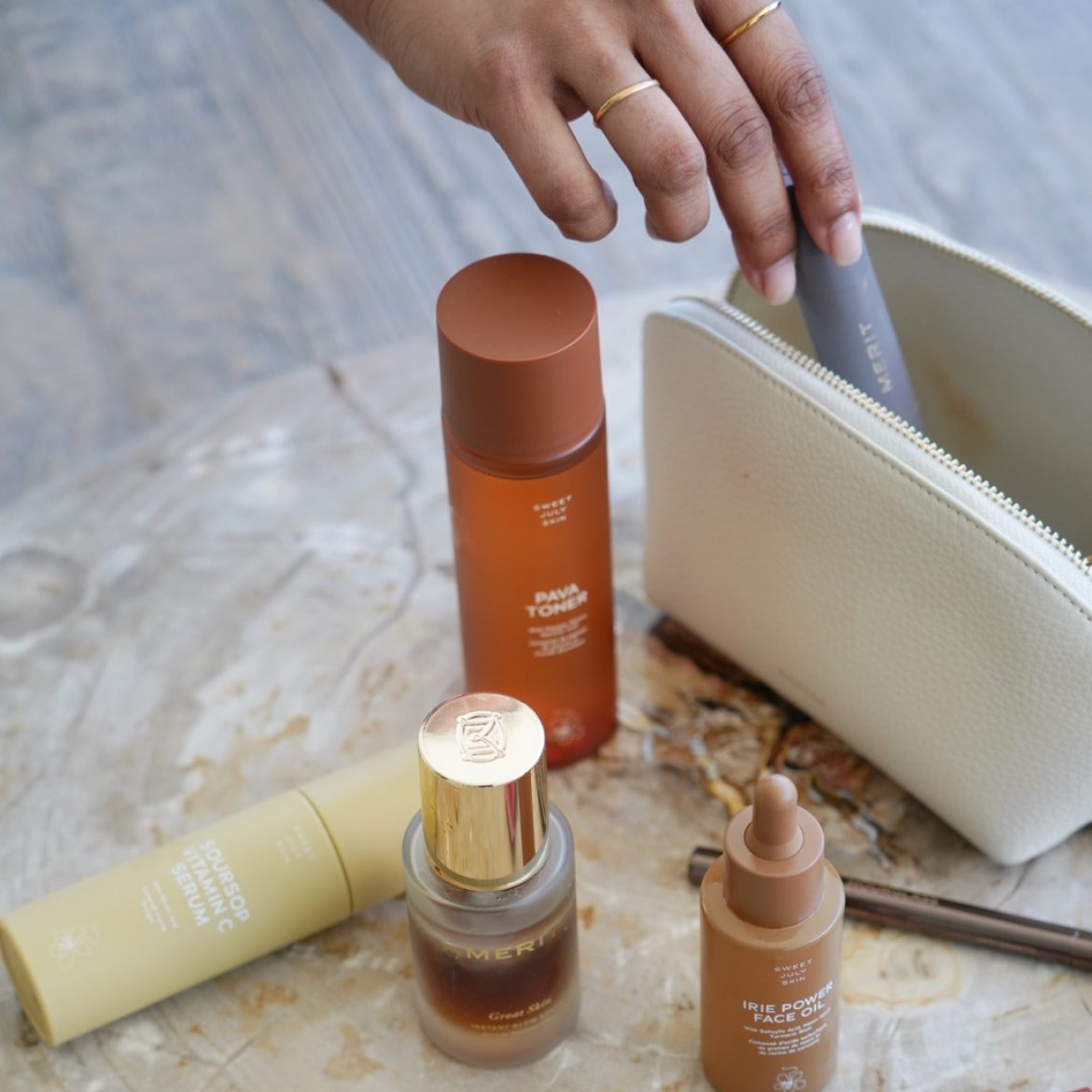 Licht reizen? Deze multifunctionele beautyproducten wil je bij je hebben