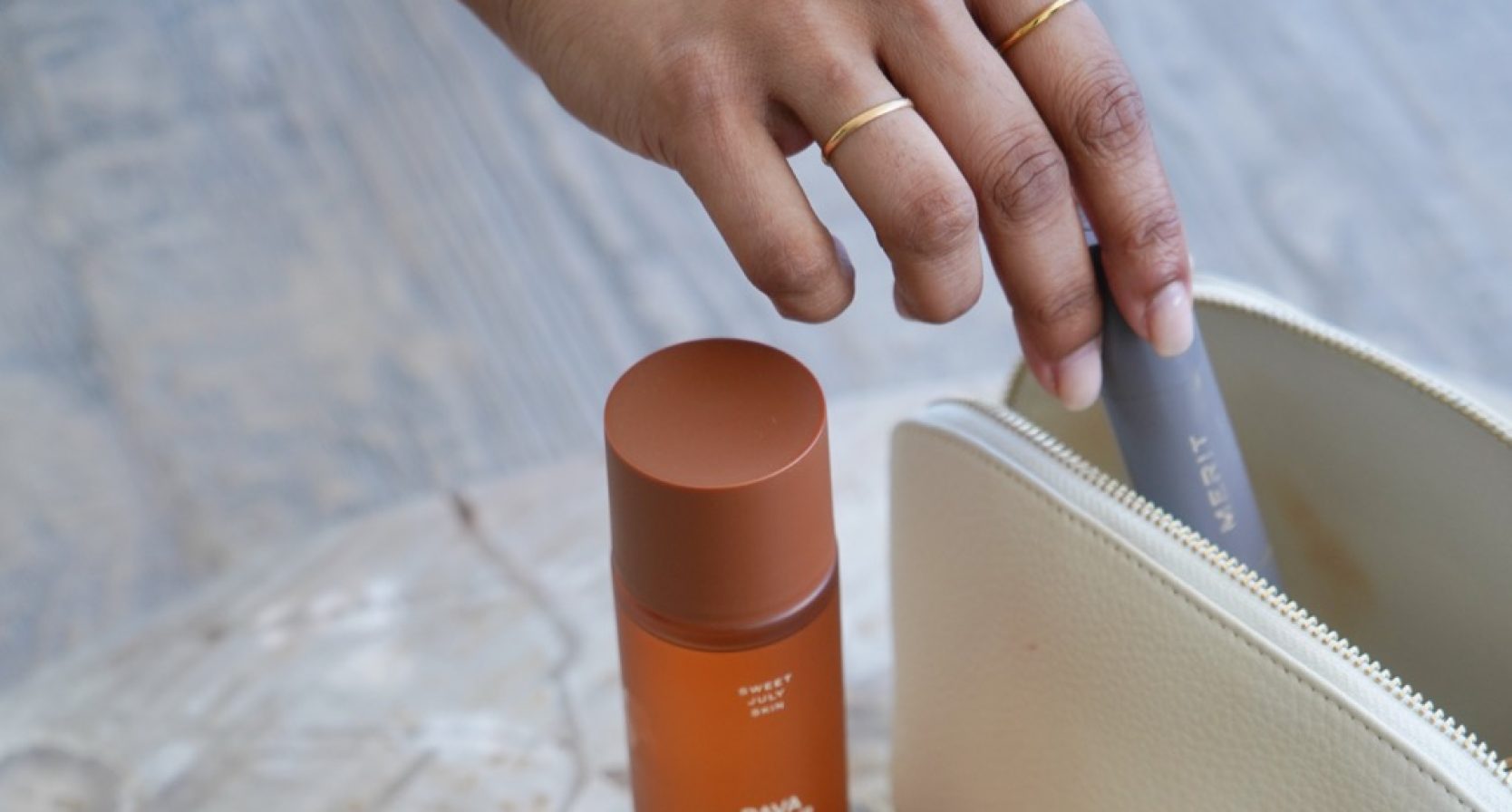 Licht reizen? Deze multifunctionele beautyproducten wil je bij je hebben