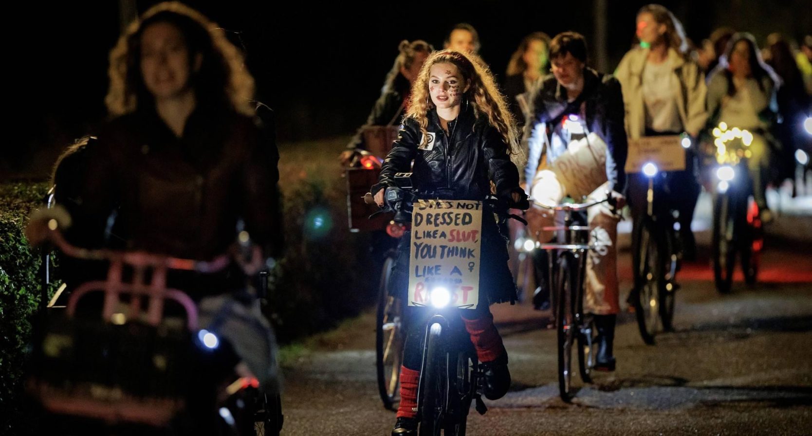Honderden mensen op de fiets voor veiligheid vrouwen