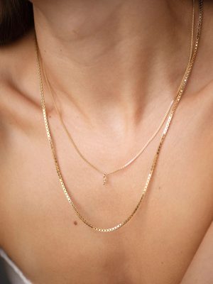 Thumbnail voor Stylist Valérie Ntantu tipt het mooiste baargoud: 10 kettingen, ringen en hangers voor ieder budget