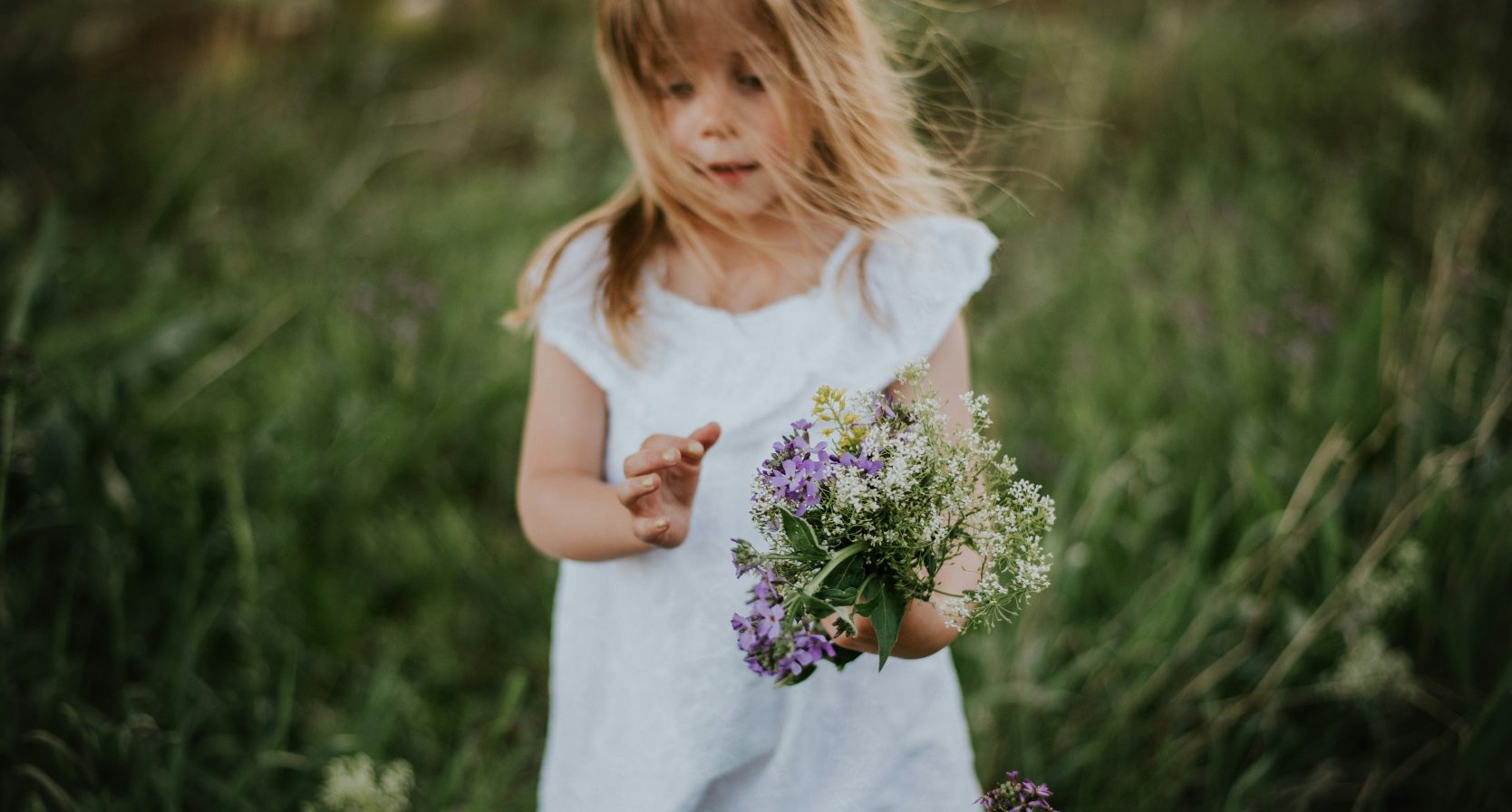 Pluktuinen met kinderen
