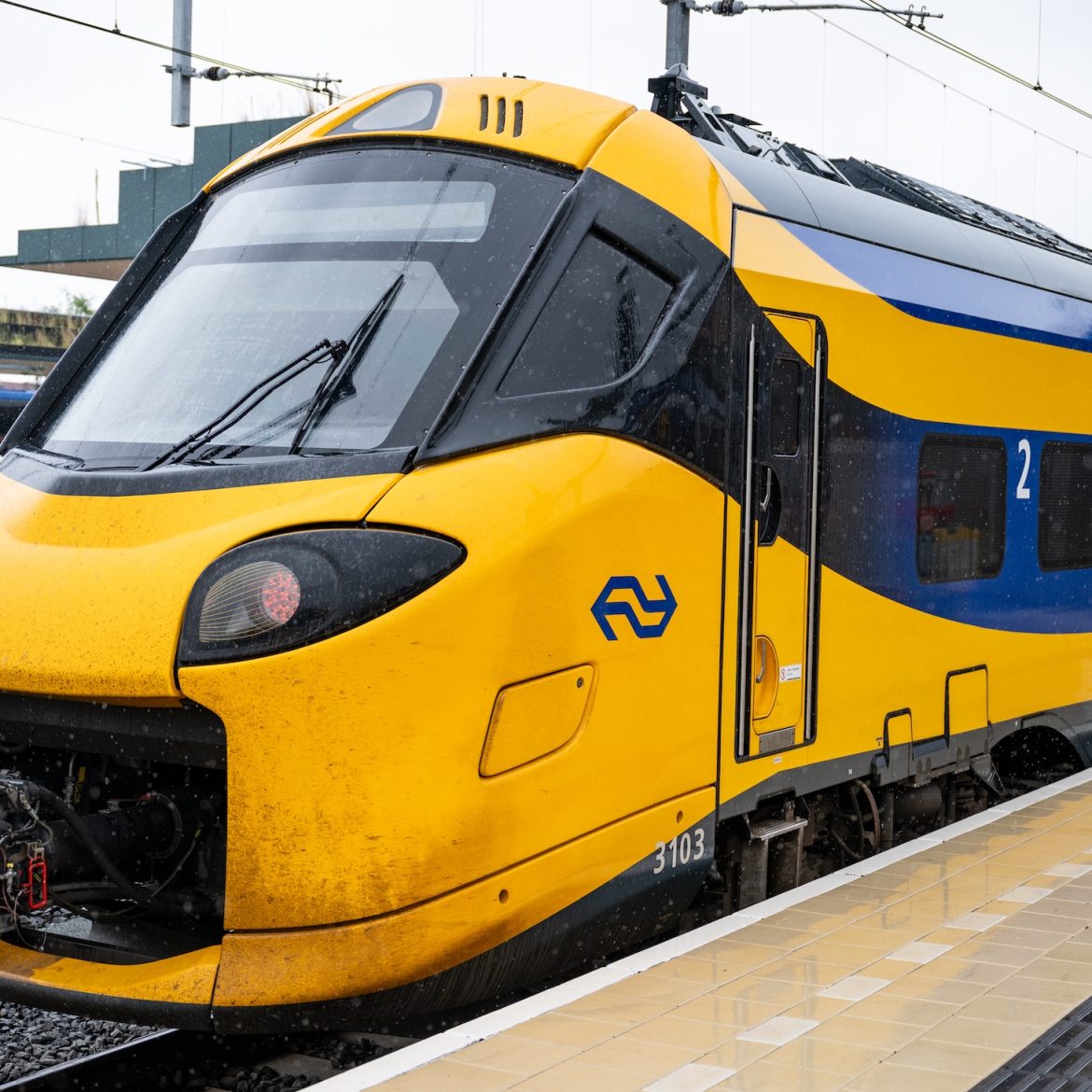 3-jarig jongetje trein
