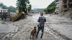 Thumbnail voor Gletsjerinstorting oorzaak van ramp in Nepal: 177 doden en 664 toeristen vermist