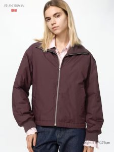 herfstjas-uniqlo-jw-anderson-bordeaux