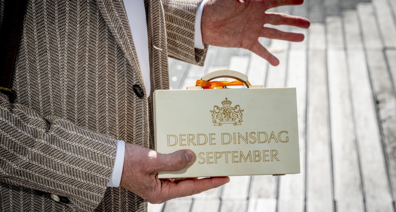 Prinsjesdagstukken uitgelekt: bezuinigingen uitkeringen geschrapt