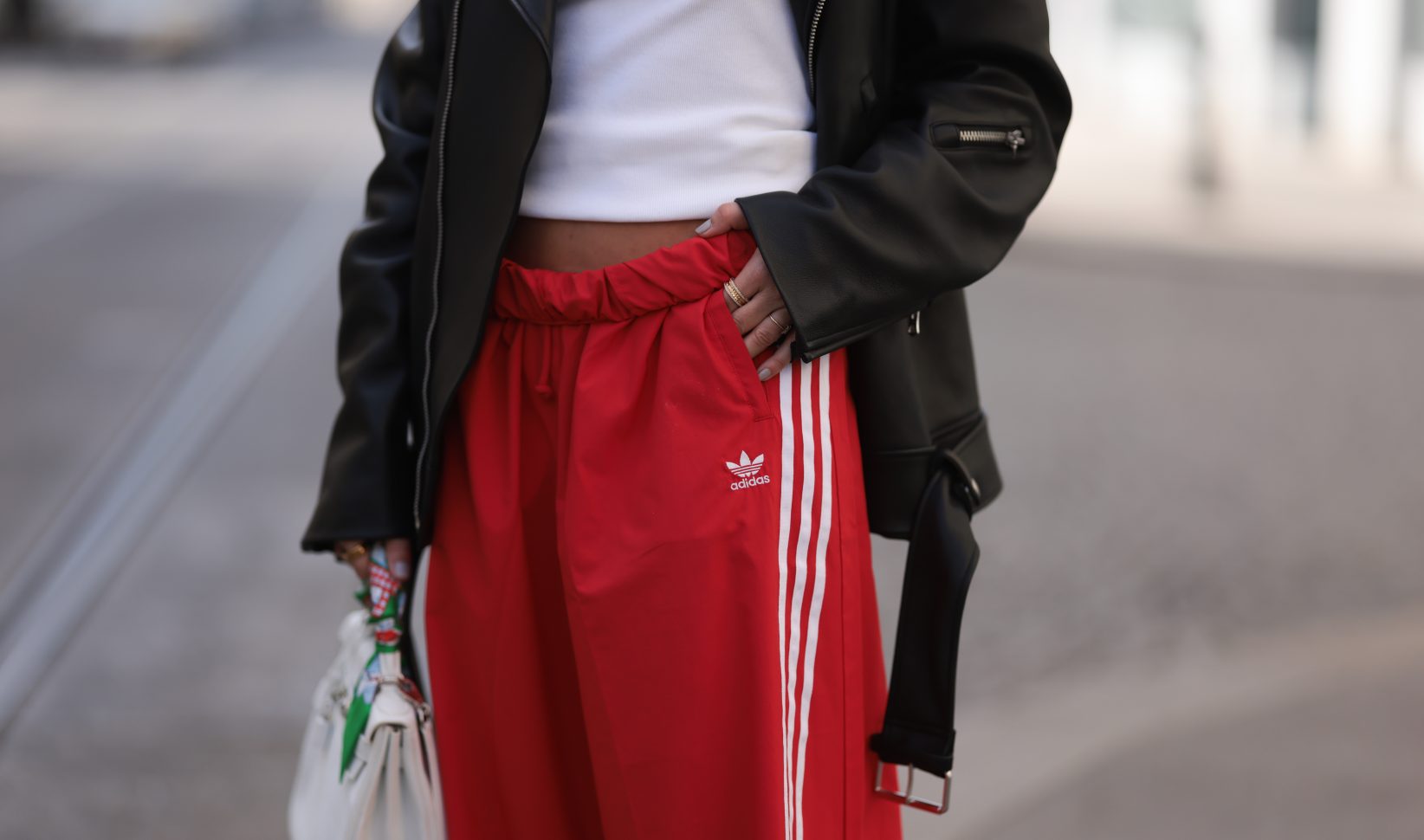 adidas firebird broek barrel model