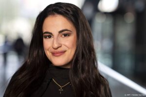 Thumbnail voor NPO-dj Tannaz Hajeby spreekt zich uit over aanstootgevend bericht van luisteraar: 'Heb respect'