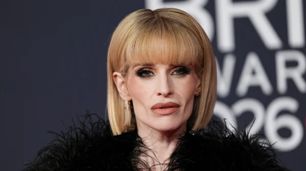 Kelly Osbourne pruik