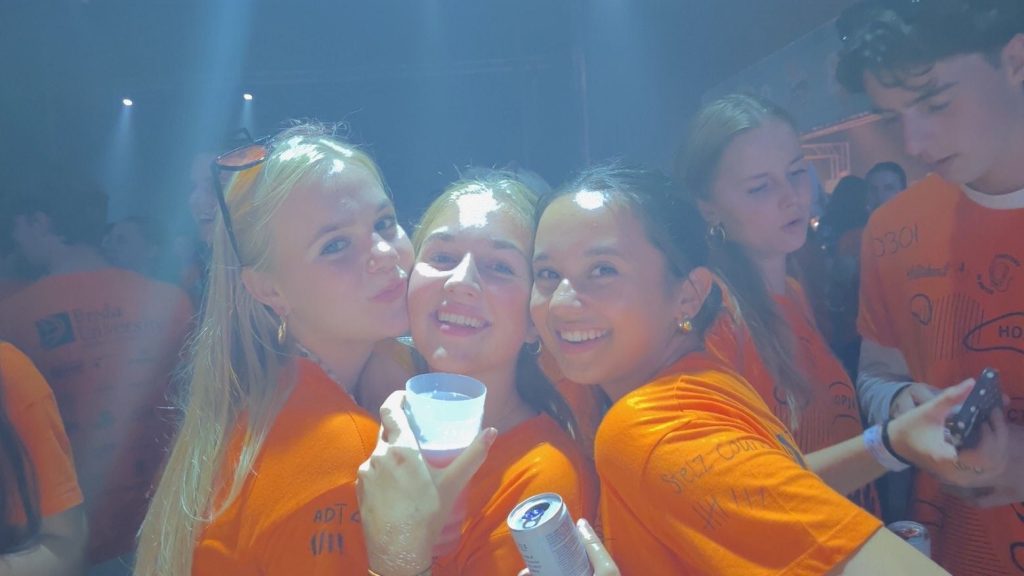 Suus met vriendinnen introweek