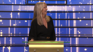 Thumbnail voor Linda de Mol trapt het nieuwe seizoen van ‘Miljoenenjacht’ af in déze leuke jumpsuit