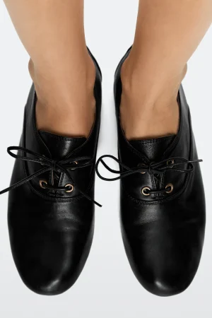 Zwarte jazzschoenen van Massimo Dutti