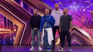 Thumbnail voor Adam neemt zijn drie partners mee naar auditie 'Got Talent': 'Eentje was niet genoeg'