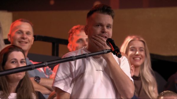 Baas boven baas: Joey wint geldbedrag, auto én mag de finale spelen in 'Postcode Loterij Miljoenenja