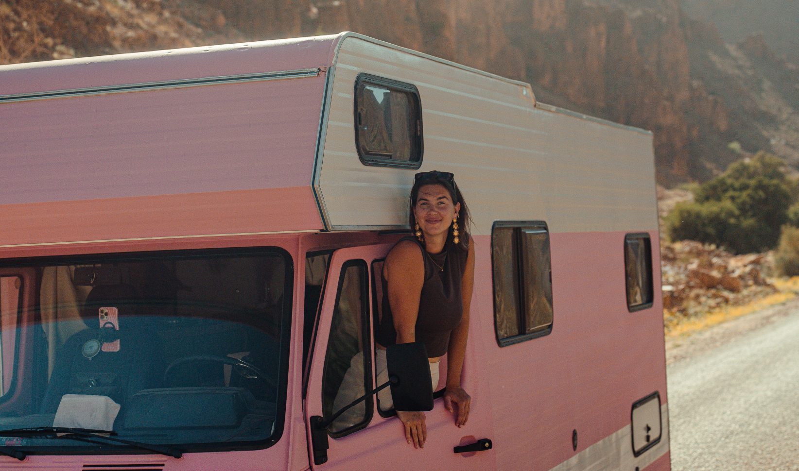 Thuis bij de MEIDEN Laura roze camper
