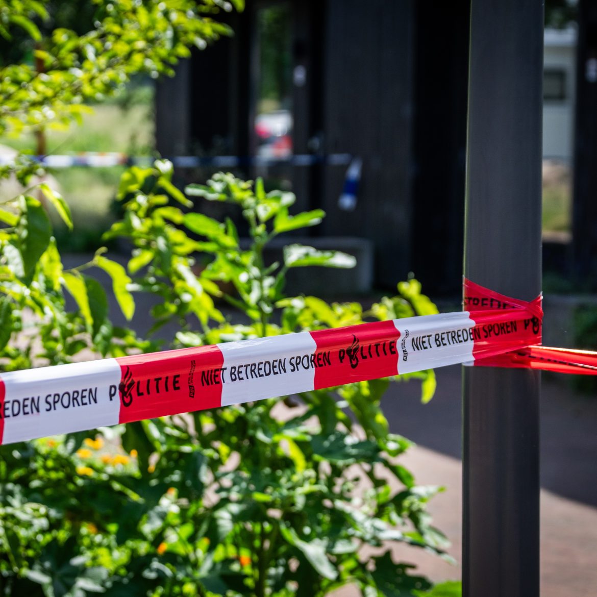MEERSTAD - In een woning aan de Meerhoven in Meerstad is in de nacht van 17 op 18 juni 2026 een echtpaar (beide 53 jaar oud) dood aangetroffen. Hun 15 jarige dochter wordt verdacht van moord. HUISMAN MEDIA / ANP