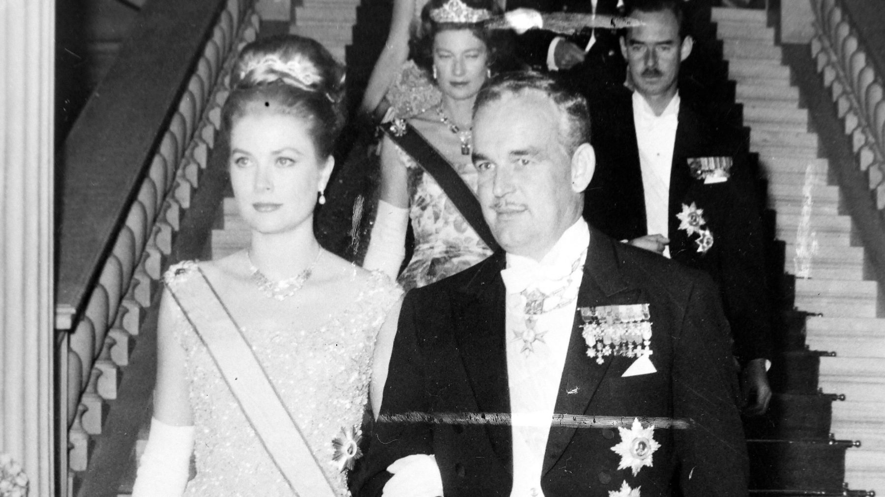 De kleindochter van Grace Kelly Alexandra van Hannover draagt haar jurk