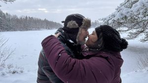 Thumbnail voor Robin uit 'Winter Vol Liefde' over herstel na operatie: 'Pearl moet nu overal met mij naartoe'