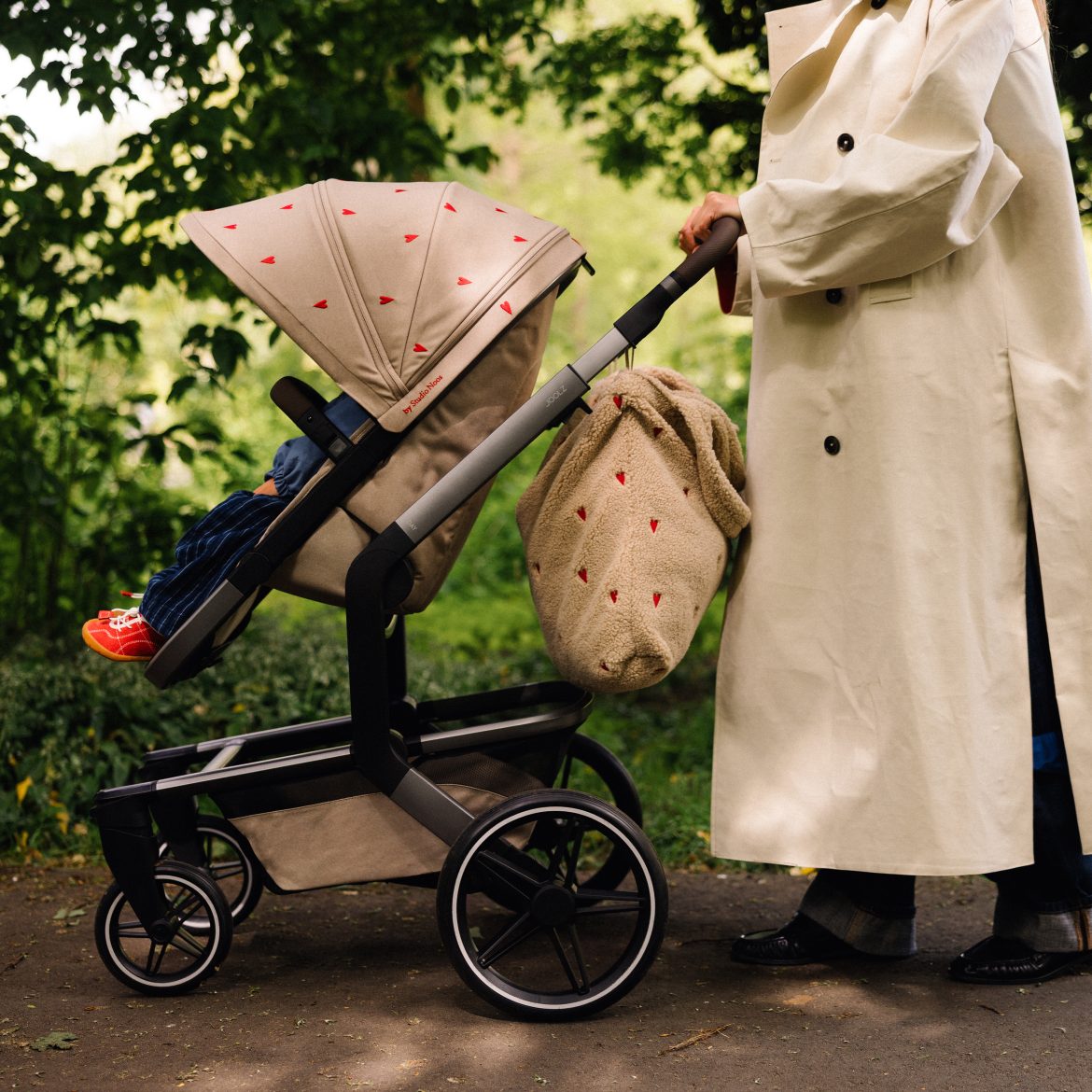 joolz x studio noos kinderwagen en mom bag