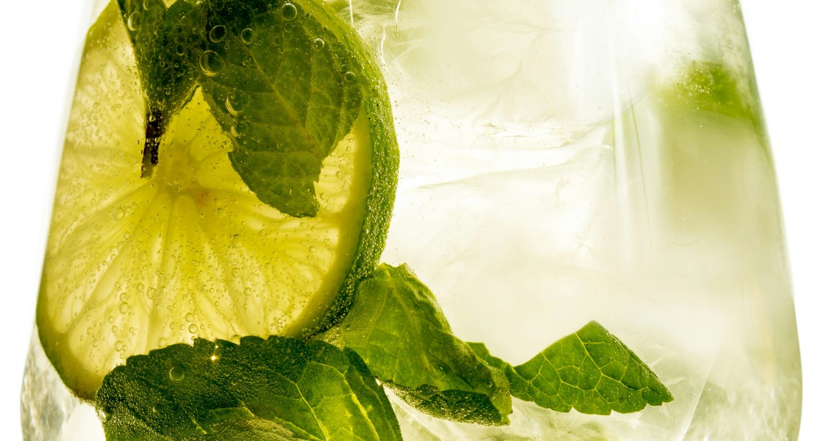 Mojito's alleen voor de zomer? Deze kruidige variant bewijst het tegendeel