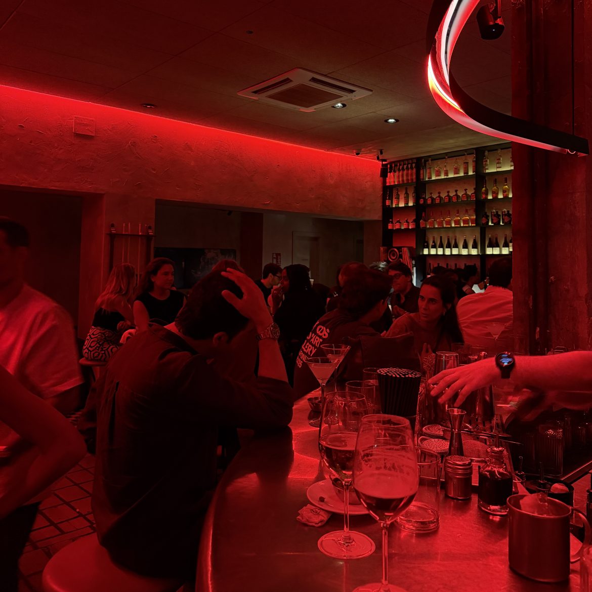 Tikkie te veel Yuna tweede date wijnbar