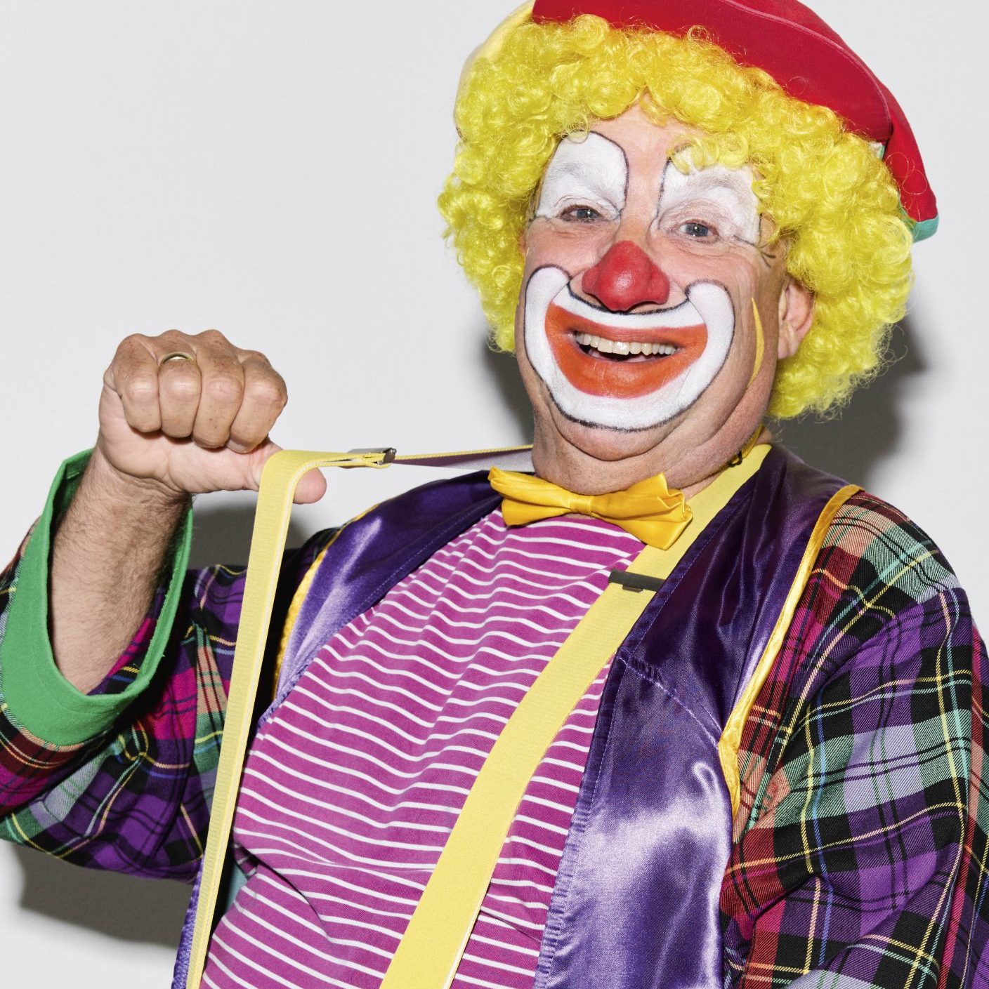 Clown Raymond (69): ‘Mijn kleindochter was tot haar achtste bang voor mij in kostuum’