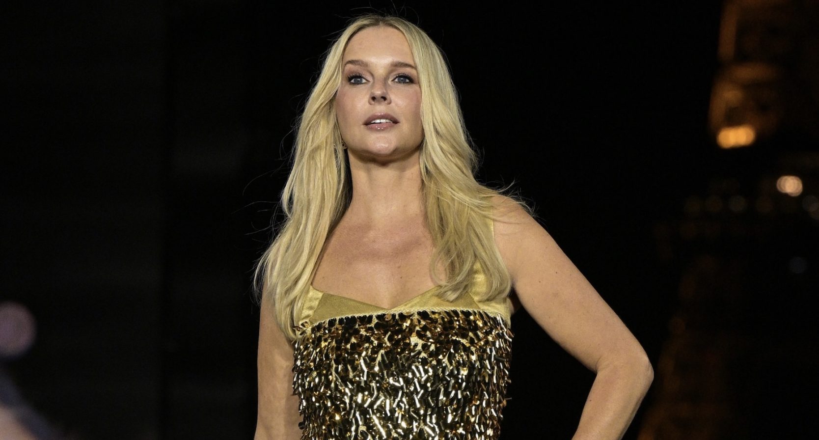 Chantal Janzen over modeshow in Parijs