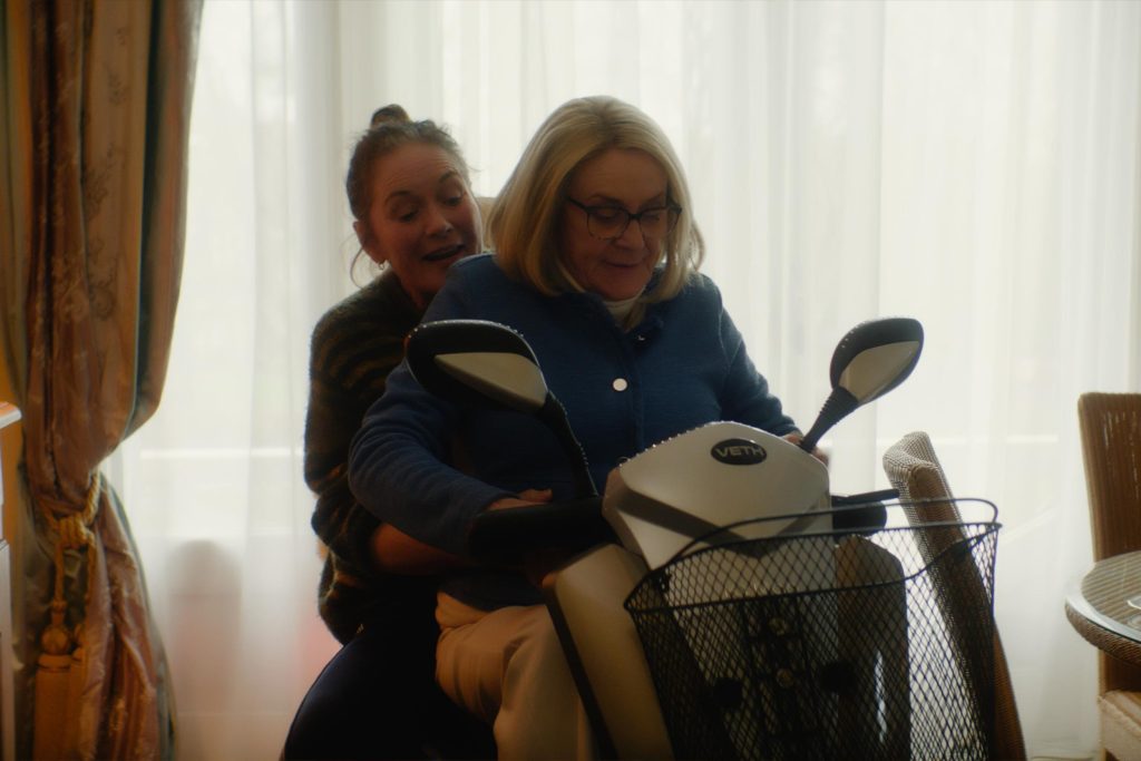 Maike Meijer met Beppie Melissen in Wen der maar aan