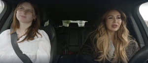 Thumbnail voor Tamara Elbaz en zwangere Dana (17) delen verdriet om hun vaders in 'Vier Handen Op Eén Buik'