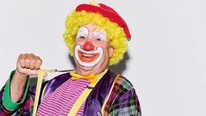 Thumbnail voor Ex-vrachtwagenchauffeur Raymond (69) klust bij als clown Pepe: 'Mijn kleindochter was tot haar achtste bang voor mij'