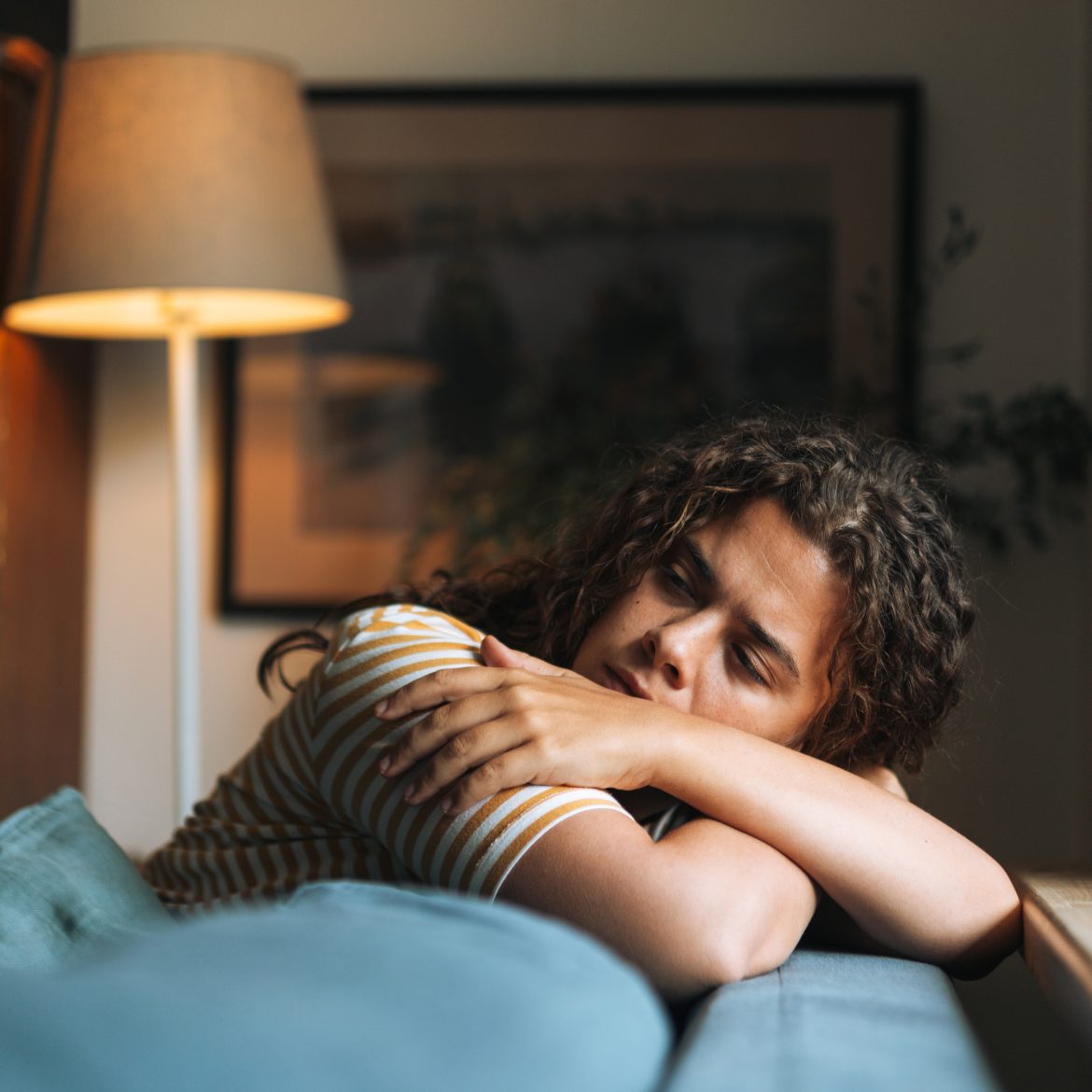 Nu ook een pijnkloof? Onderzoek toont aan dat vrouwen meer pijn ervaren dan mannen