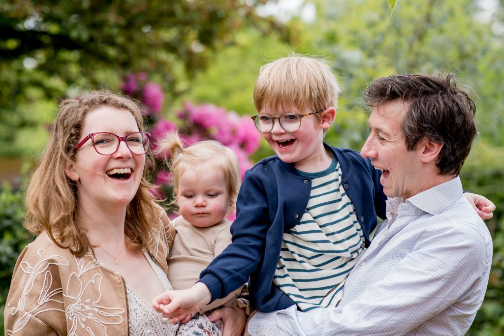 Eveliens zoon heeft Kleefstra-syndroom, een zeldzame genetische aandoening: ‘Jens vraagt veel meer van ons dan de gemiddelde kleuter’