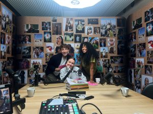 Thumbnail voor Luister nu de podcastspecial 'LINDA.meiden x Gooische Vrouwen: Wat de FAQ?' (óók op Videoland)